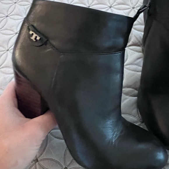 Tory Burch Bootie 6.5 - Picture 5 of 7